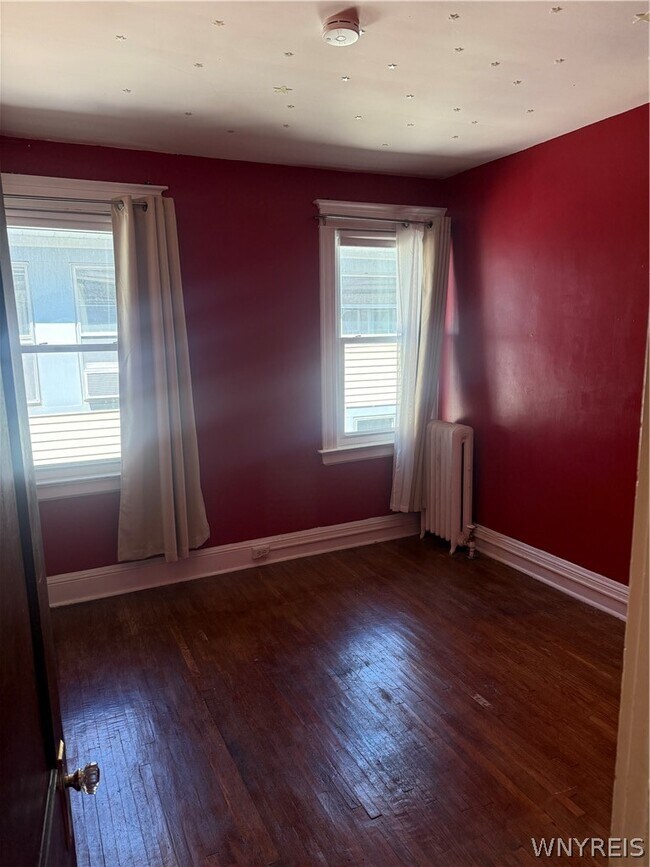 Building Photo - 37 Inwood Pl
