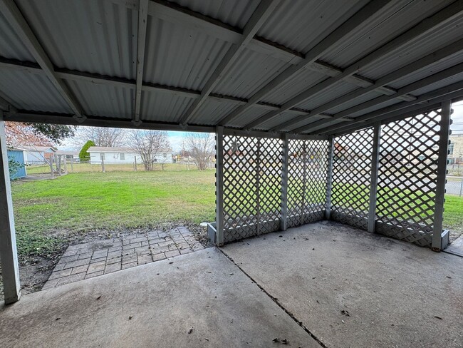 Building Photo - 1201 Ridgemont Dr