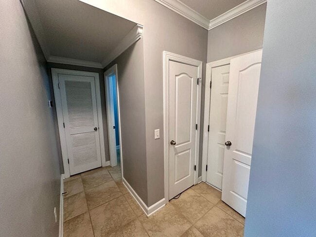 Building Photo - Available NOW -104 Planters Court