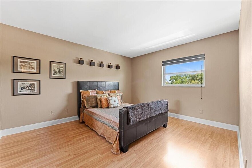 Building Photo - 2451 SW 82nd Ave