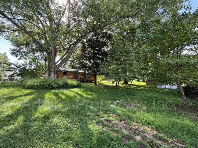Building Photo - 2708 Granbrook Dr