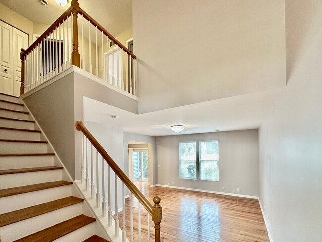 Building Photo - 3329 Bromley Ln