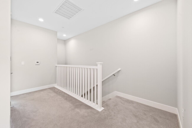 Building Photo - 4372 Paxton Pl
