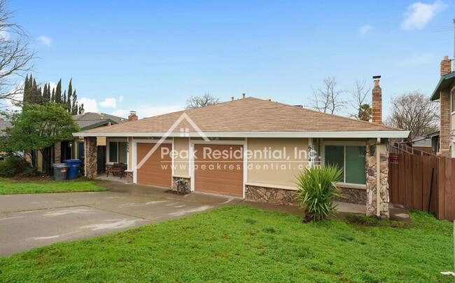 Building Photo - Updated 2bd/2ba Foothill Farms Duplex With 1 Car Garage