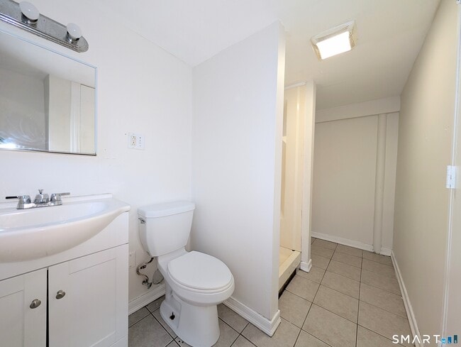 Building Photo - 186 Marigold Ave