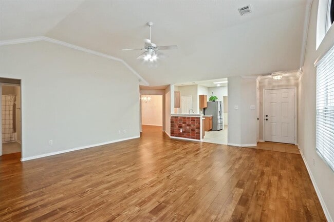 Building Photo - 15511 Fir Woods Ln