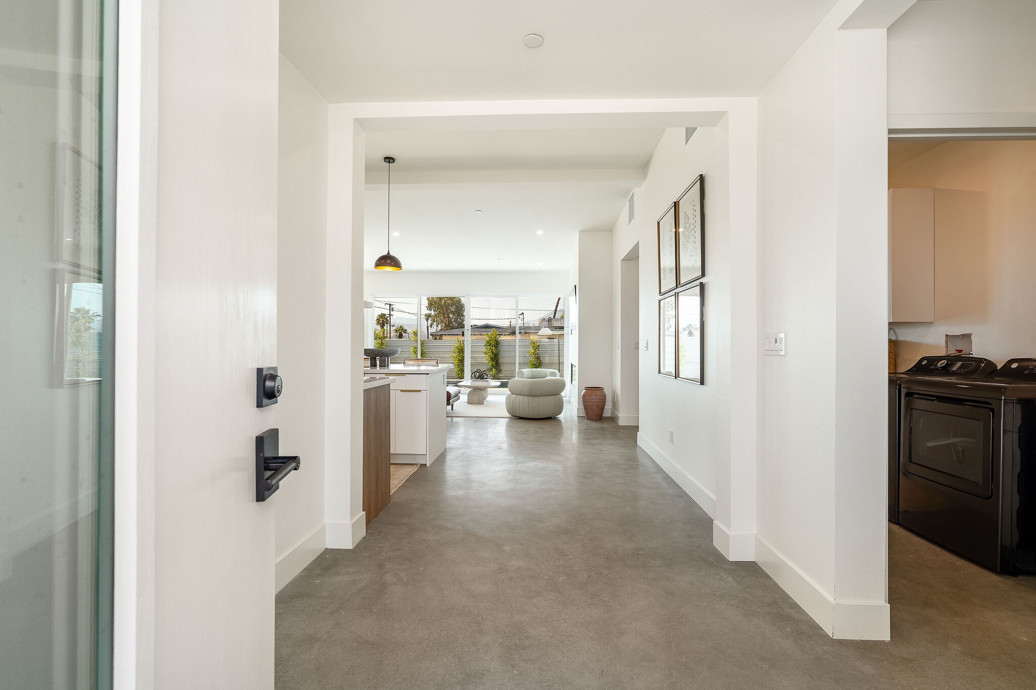 Building Photo - 361 W Sunview Ave