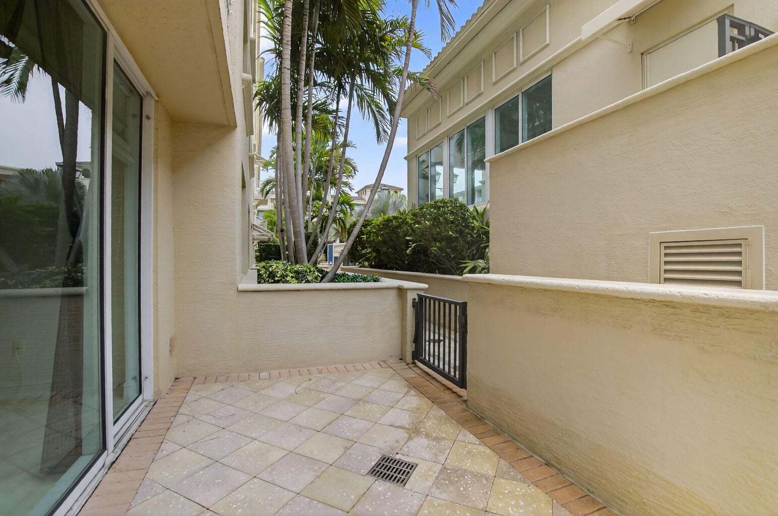 Building Photo - 99 SE Mizner Blvd