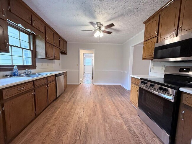 Building Photo - 40 Salem Ridge