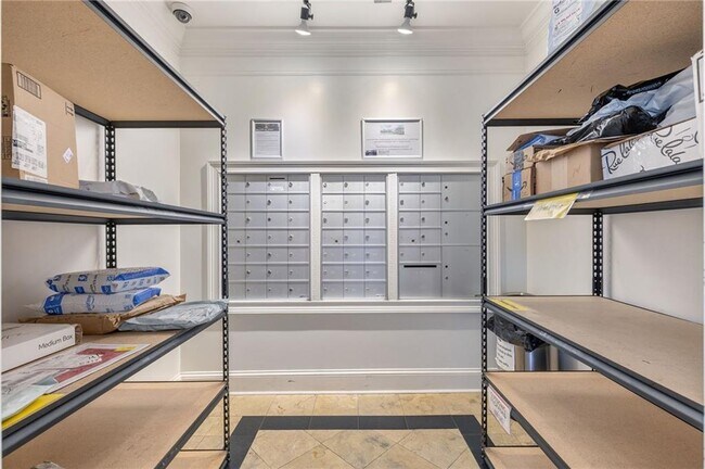 Building Photo - 3275 Lenox Rd NE