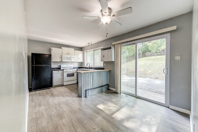 Building Photo - 7211 Wayles Dr