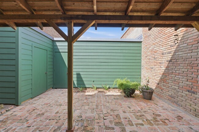 Building Photo - 8614 Oakford Dr