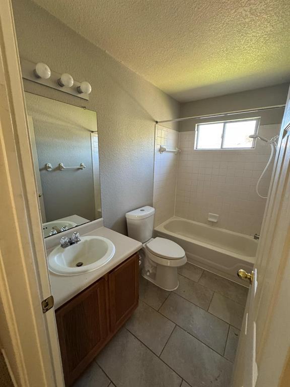 Building Photo - 8901 Vigen Cir