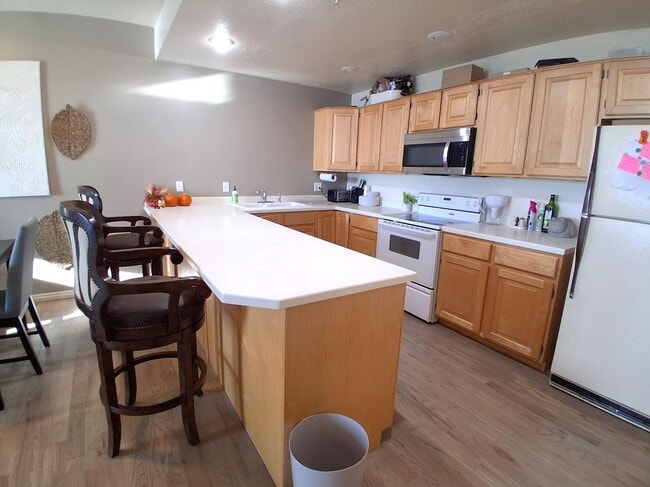 Building Photo - 609 N Seven Peaks Blvd