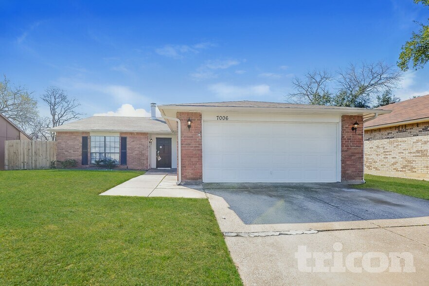 Primary Photo - 7006 Blackberry Dr