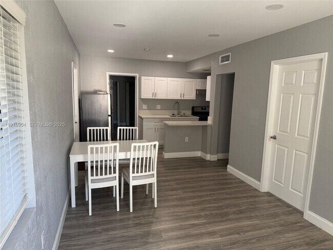 Building Photo - 291 NE 112th St