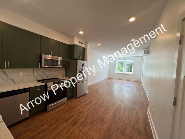 Building Photo - 1325 5th Ave N