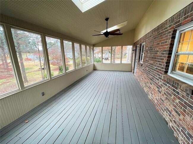 Building Photo - 1150 Falstaff Dr