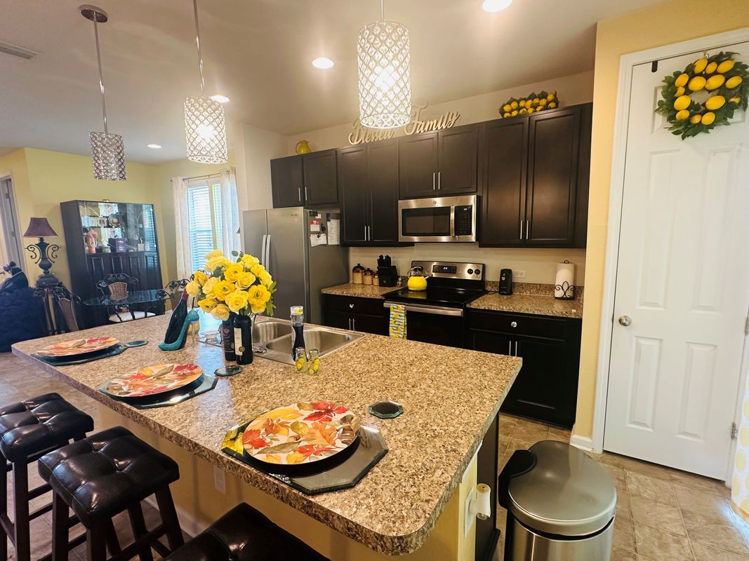 Building Photo - 12573 Grn Mdw Dr