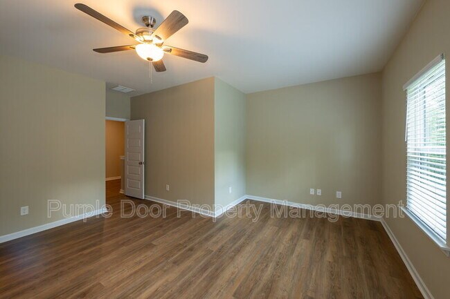 Building Photo - 111 Grant Dr
