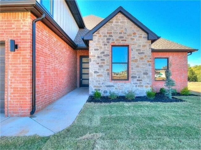 Building Photo - Gorgeous Newer Build! 4 Bed 3 Bath in Deer...