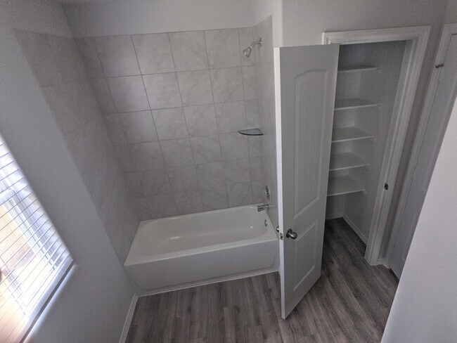 Building Photo - Leonard Crossing - 1136 Crossing Drive, Br...