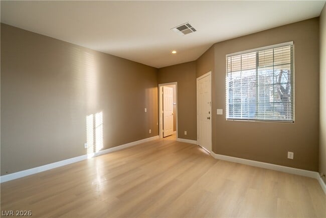 Building Photo - 1228 Sun Village Ave