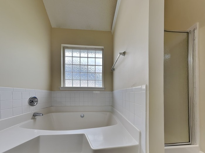 Building Photo - 6095 Trotters Cir