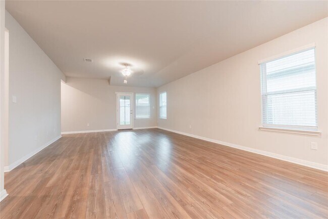 Building Photo - 1642 Settlers Glen Dr