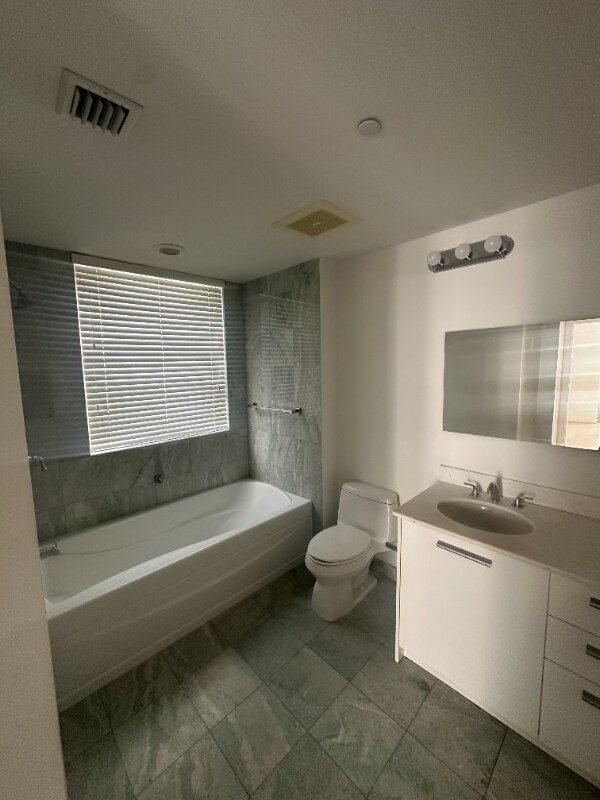 Building Photo - 1050 Brickell Ave
