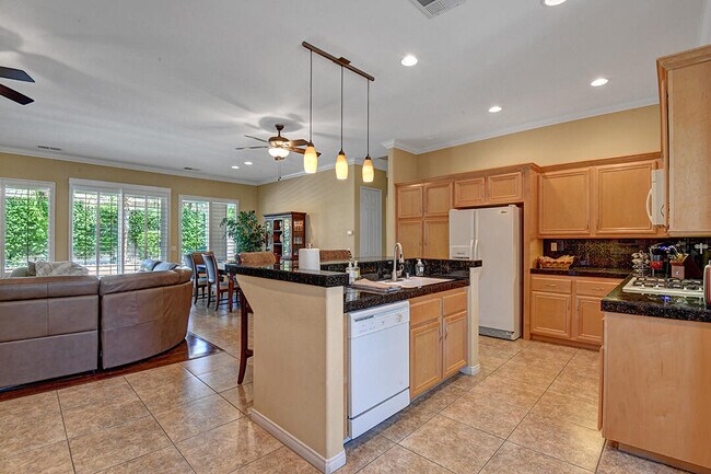 Building Photo - 54 Camino Real