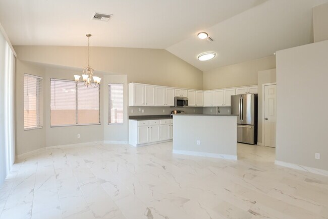 Building Photo - 10132 E Paseo San Bernardo