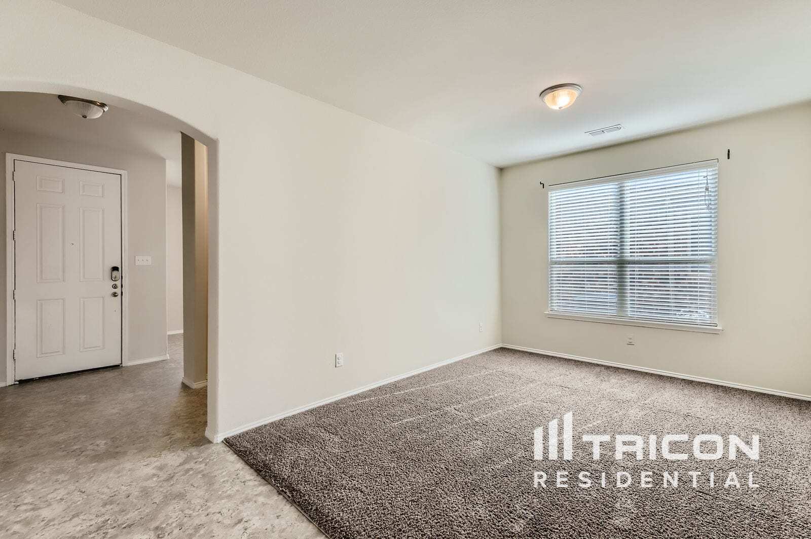 Building Photo - 1307 Hidden Valley Dr