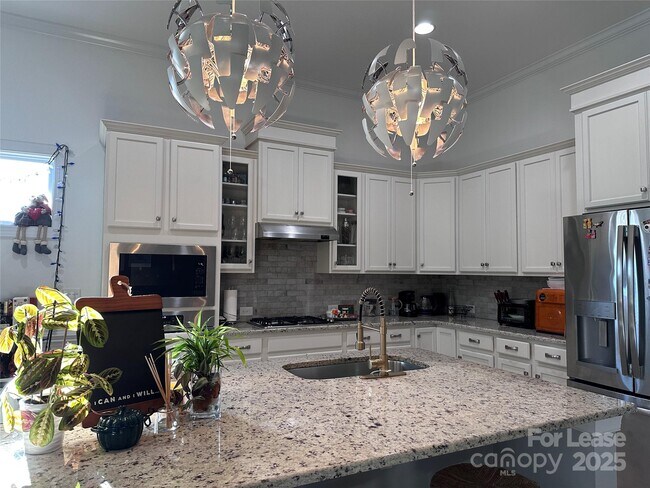 Building Photo - 1101 Waterlily Dr