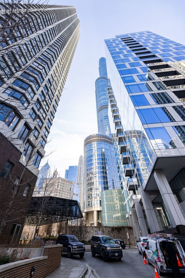 Building Photo - 405 N Wabash Ave