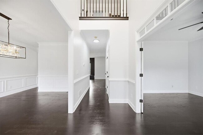 Building Photo - 2000 Millstone Dr SW