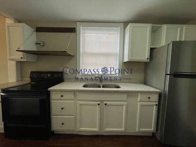 Building Photo - Newly Renovated Just For You! First Month Free!!