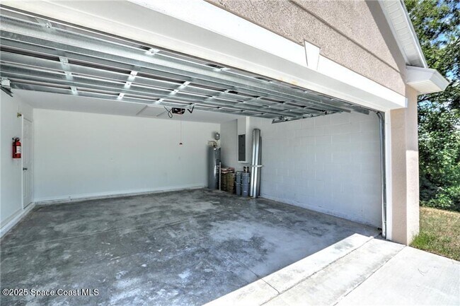 Building Photo - 8266 104th Ave