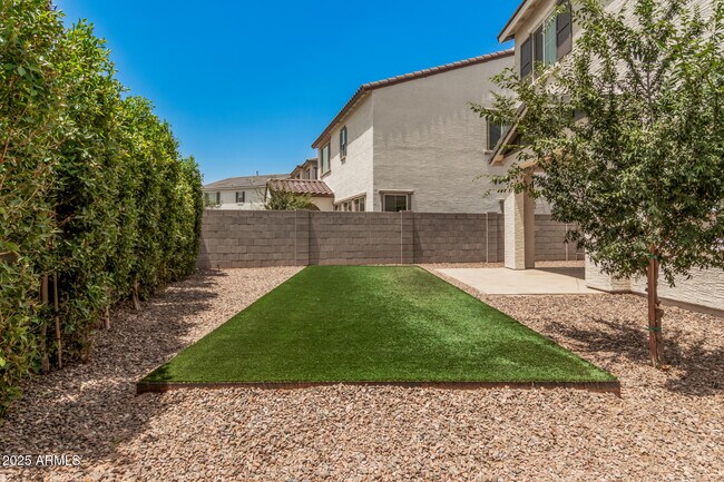 Building Photo - 6569 N 15th Dr