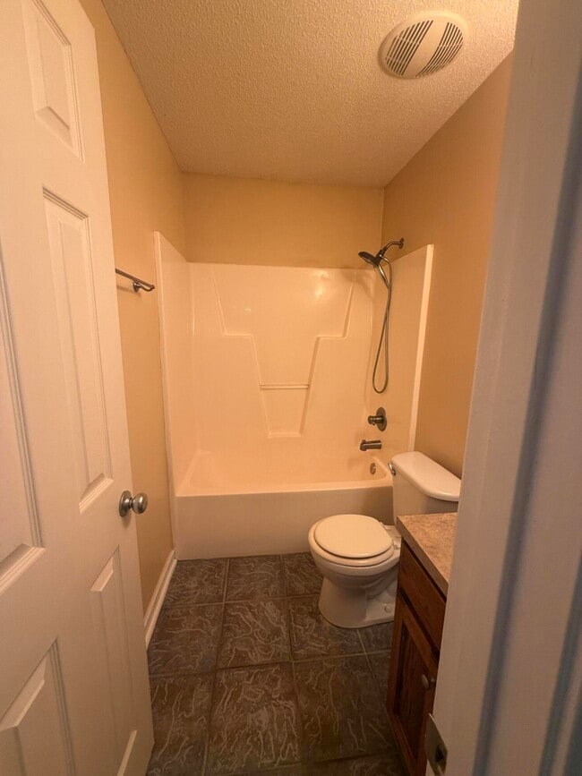 Building Photo - 30 Spanish Moss Cir