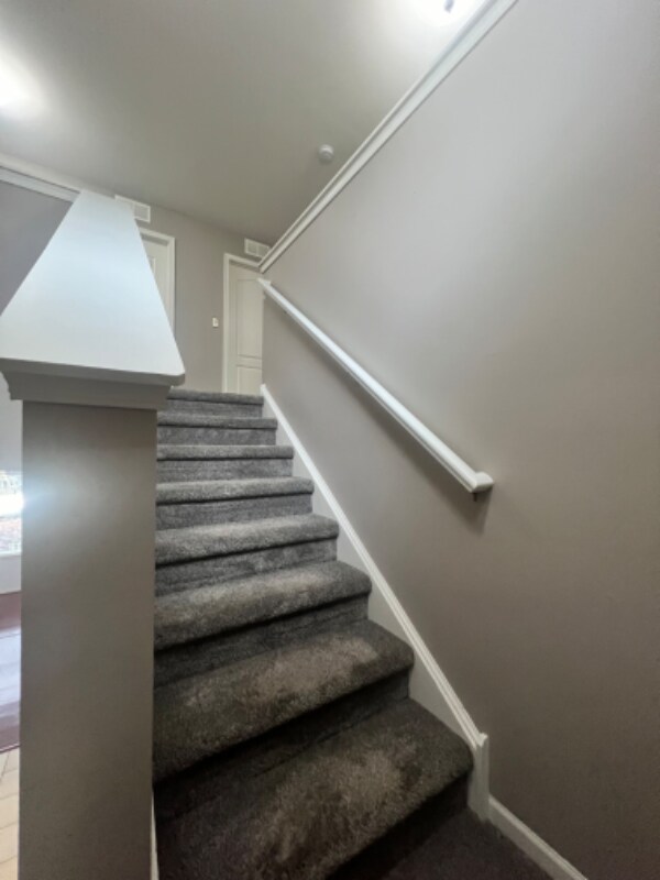 Building Photo - 524 Majestic Ln