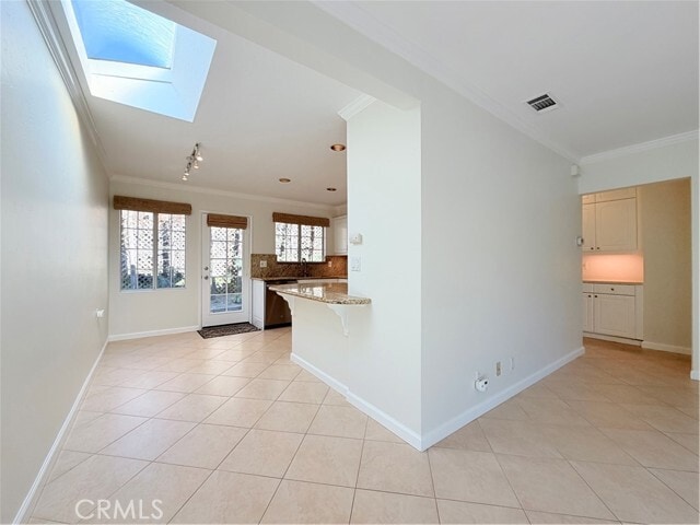 Building Photo - 635 St Ann's Dr