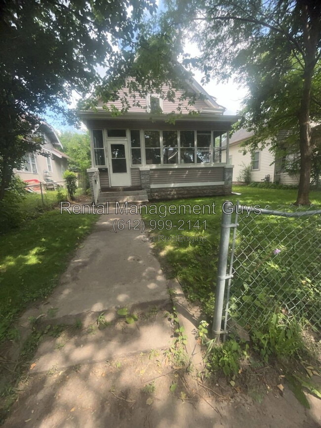 Building Photo - 1914 Russell Ave N