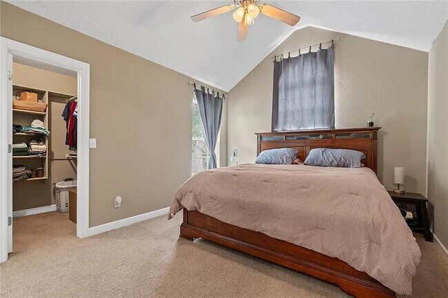 Building Photo - 9001 SW Gala Dr