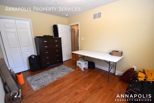 Building Photo - 403 Edgemere Dr