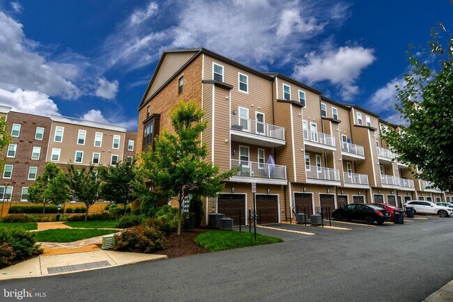 Building Photo - 20739 Heron Landing Dr