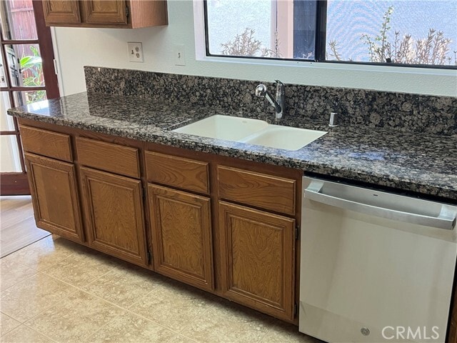 Building Photo - 537 S College Ave