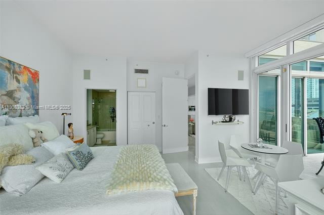 Building Photo - 1155 Brickell Bay Dr