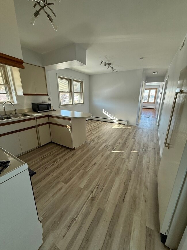 Building Photo - 5445 S Kilbourn Ave