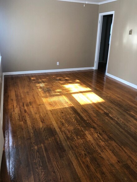 Building Photo - 1022 S Stanley St